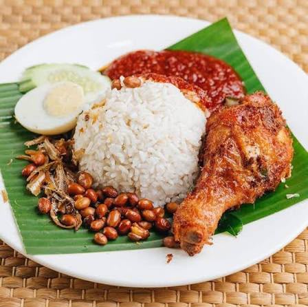 Nasi Lemak Ayam Goreng